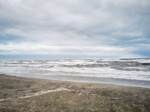 sztorrm ostrowo plaża wichura 2022