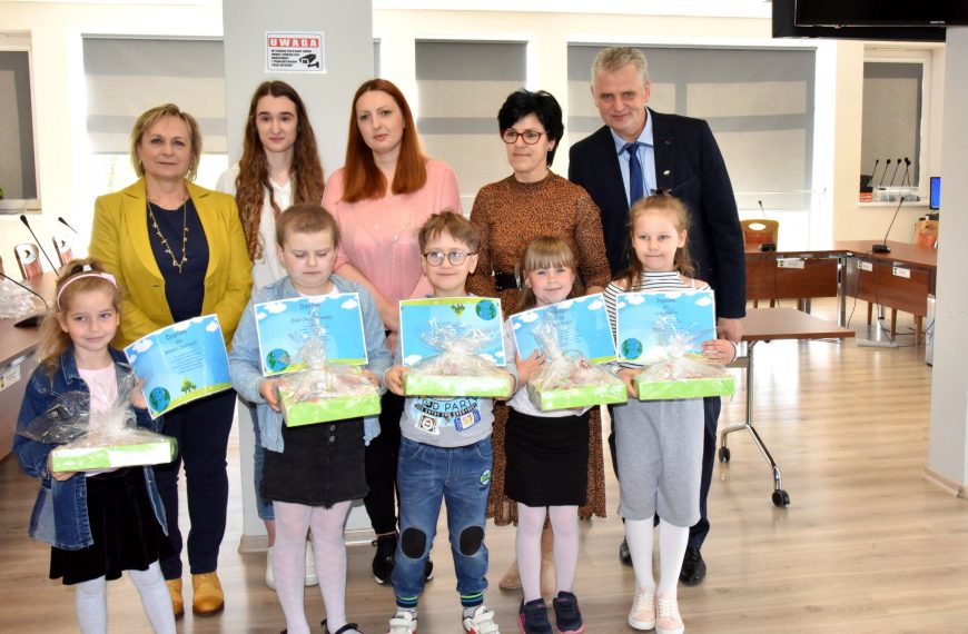 Konkurs w gminie Krokowa: “Nasza Planeta”. Mali zwycięzcy ze szkoły w Żarnowcu | ZDJĘCIA