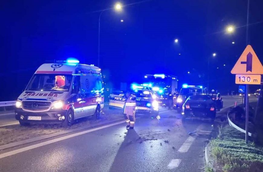 Policyjny pościg z Pucka do Celbowa zakończył się wypadkiem. 20-latek…